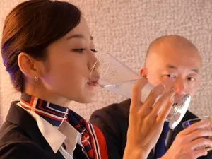 Bố dượng chết ngộp trước 2 cô con gái riêng đã trưởng thành của vợ