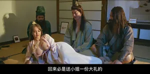 Bố má đi vắng, em kế ở nhà rủ anh trai chơi trò giả làm vợ yêu chồng