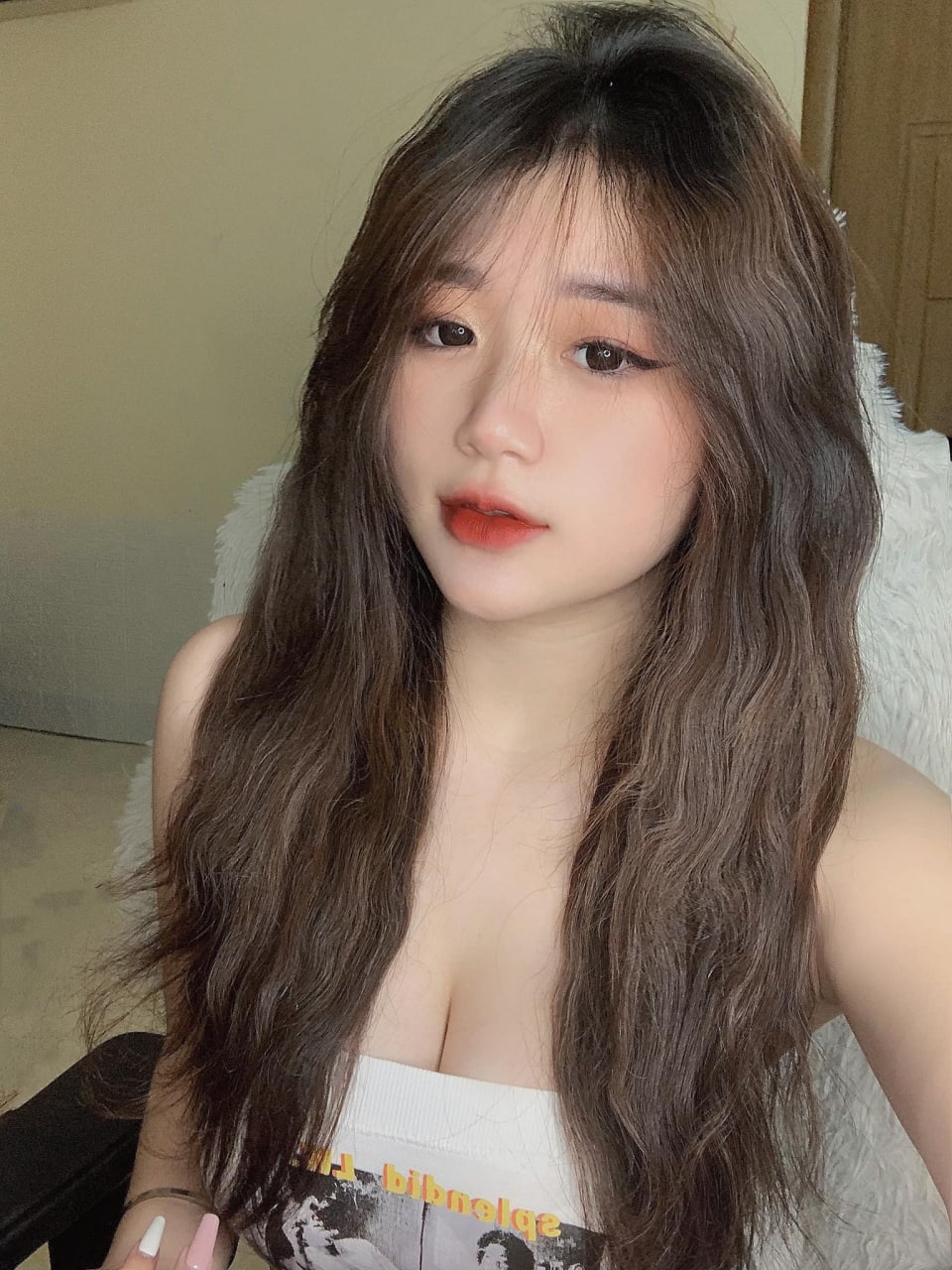 Cô bạn thân cho làm gì tùy thích miễn là làm bài tập cho cô ấy